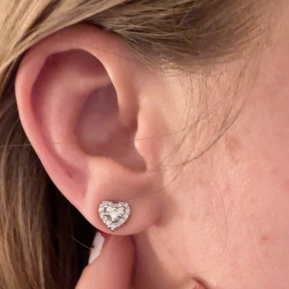EFFY COLLECTION EFFY DIAMOND HEART STUD EARRINGS - Picture 2 of 2